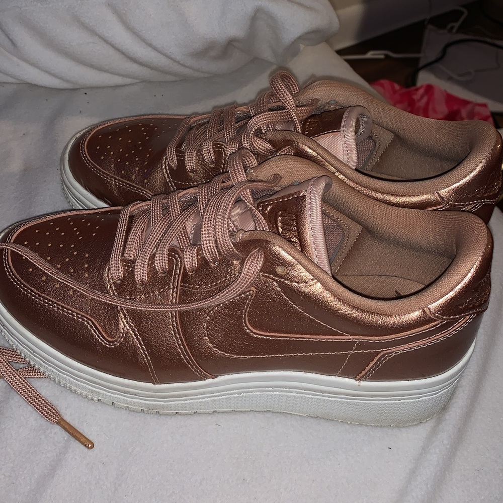 Air Jordan 1 platform sneakers